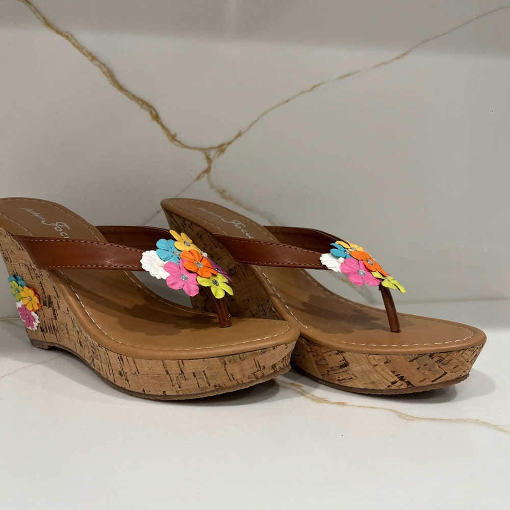 Wedge Flip-Flop Sandals with Multicolor Floral Accents - Brown
